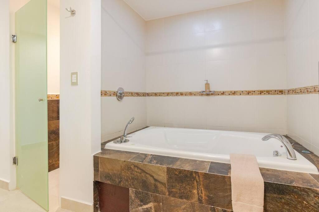 Encantadora Suite Super Amplia En Colibri Playa Del Carmen Exterior photo